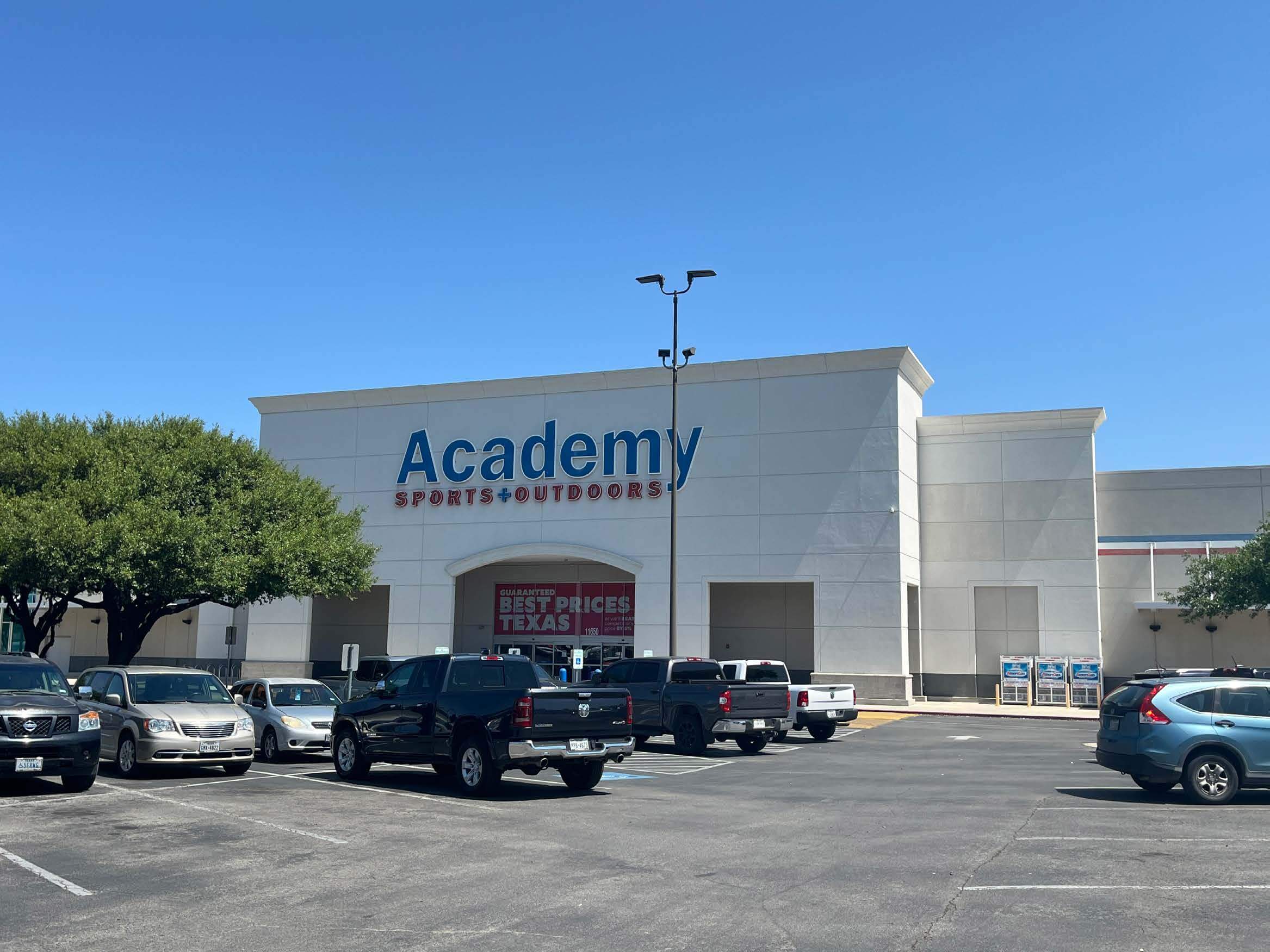 San Antonio Crossing | San Antonio, TX — 11650 Bandera Rd, San Antonio, TX, 78250