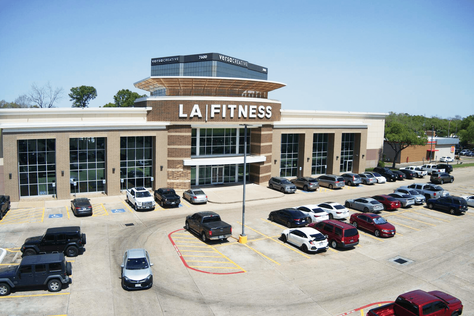 Benchmark Crossing | Houston, TX — 13350 Northwest Freeway, Houston, TX, 77040