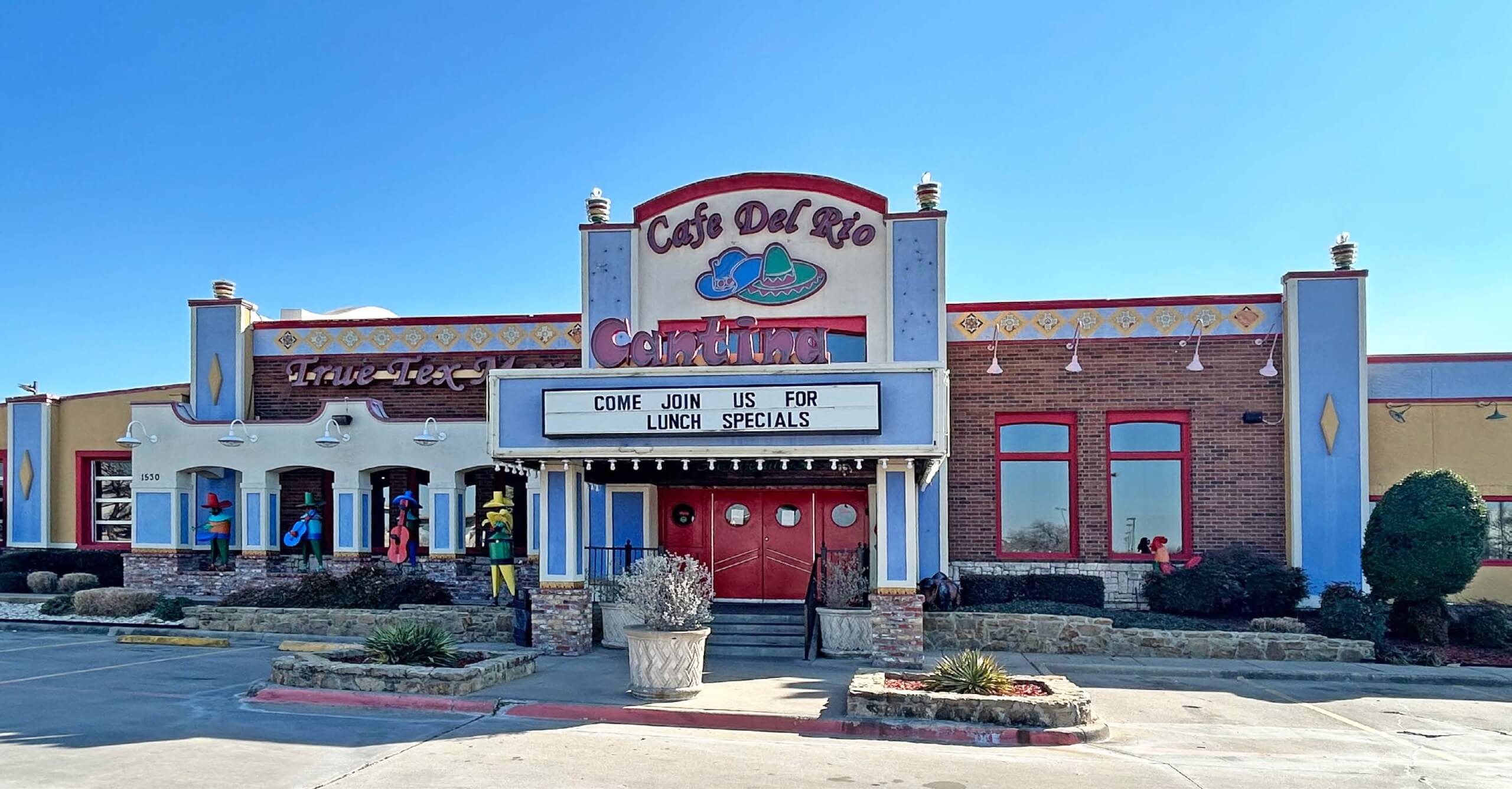 Former Cafe Del Rio | Freestanding Restaurant — 1530 Peachtree Rd, Mesquite, Tx, 75149