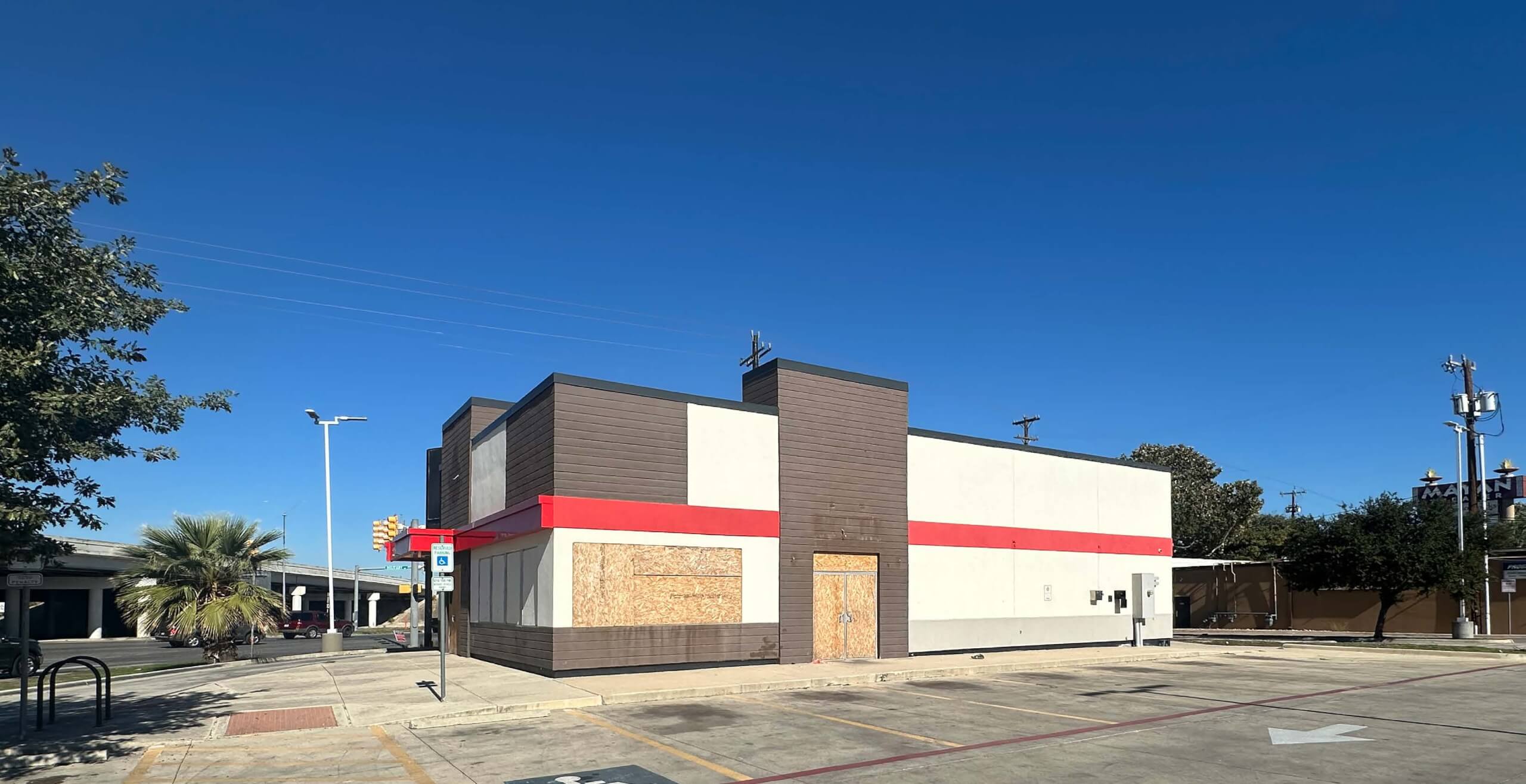 Freestanding 2nd Gen QSR w/ Drive-Thru - San Antonio, TX — 2002 SW Military Dr, San Antonio, TX, 78221