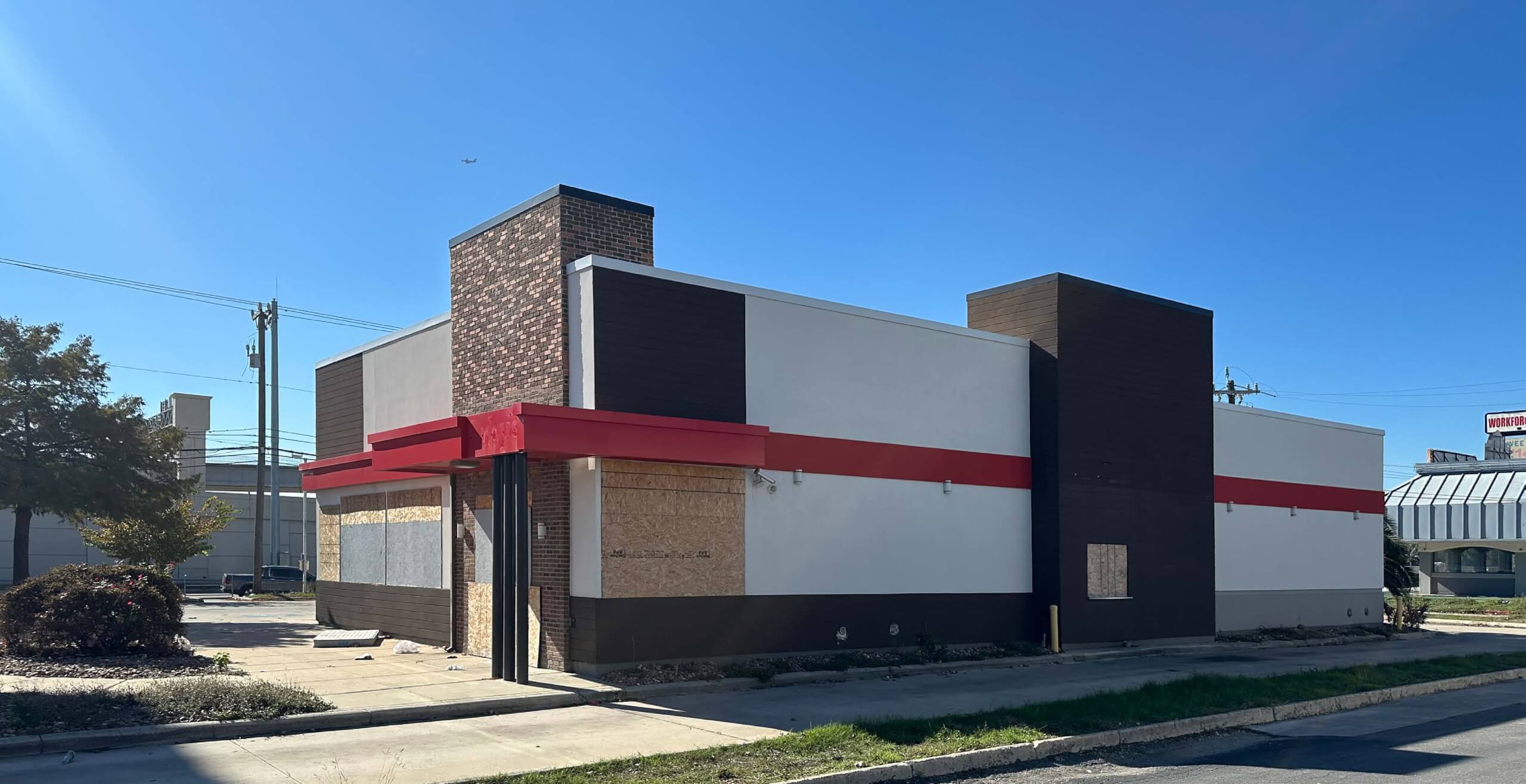 Freestanding 2nd Gen QSR w/ Drive-Thru - San Antonio, TX — 2639 NE Loop 410, San Antonio, TX, 78217